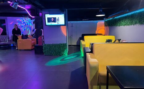 Арендовать Varshavka Club (Варшавка Клуб). Клубный лофт с неоном и светомузыкой