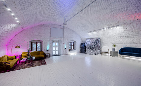 Арендовать Лофт из белого кирпича в центре