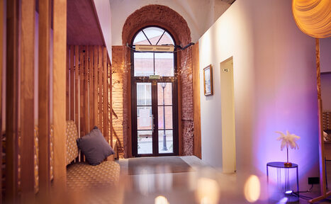 Арендовать Малый светлый лофт для мероприятий