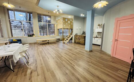 Арендовать Просторный лофт для семейных мероприятий