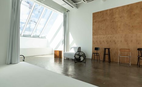 Арендовать Стильный зал на Васильевском острове