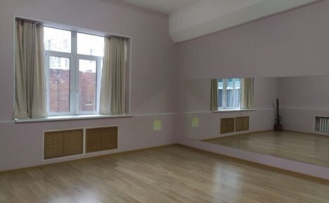 Арендовать Светлый танцевальный зал на 15 человек