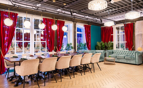 Арендовать Светлый и стильный лофт-зал
