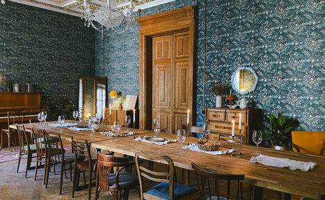 Арендовать Уютная фотостудия с большими окнами