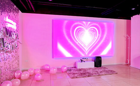 Арендовать Розовый лофт-зал для вечеринок