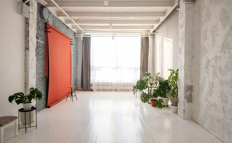 Арендовать White Garden, Unicorn Studios (Уайт Гарден, Юникорн Студиос). Минималистичная светлая фотостудия