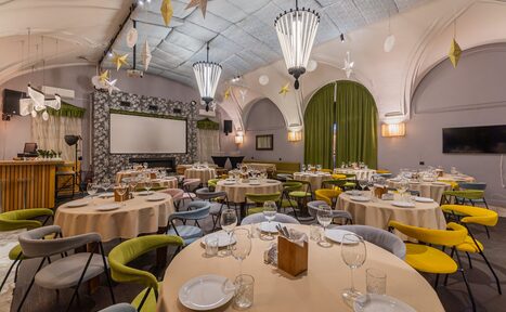 Арендовать Лендок. Банкетный зал в историческом здании 