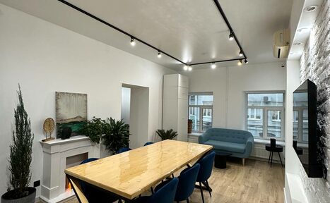 Арендовать Лофт в центре города с барной стойкой