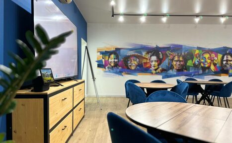 Арендовать Лофт в центре города с барной стойкой