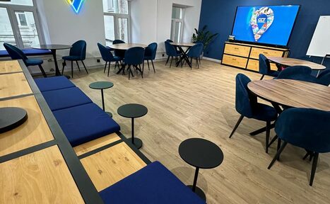 Арендовать Лофт в центре города с барной стойкой