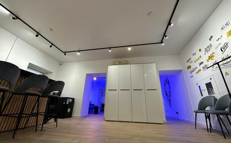 Арендовать Лофт в центре города с барной стойкой