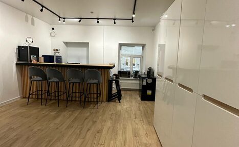 Арендовать Лофт в центре города с барной стойкой