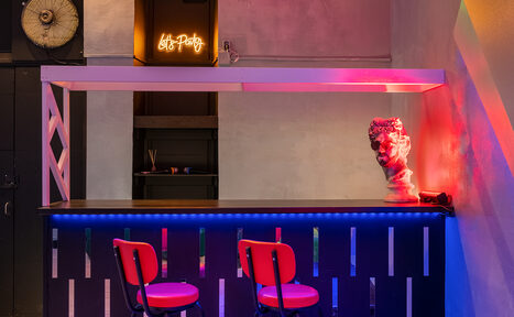 Арендовать Яркий лофт с большим экраном