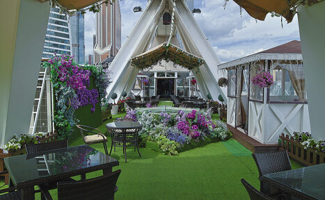 Арендовать Most Lounge (Мост Лаунж). Веранда с видом на Москва-Сити 