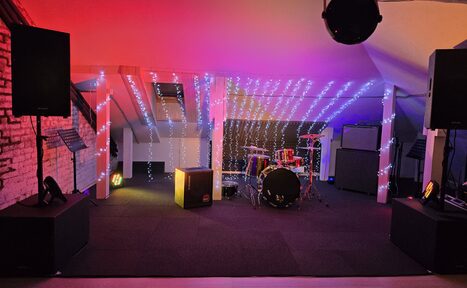 Арендовать Стильный многофункциональный лофт 