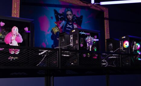 Арендовать Кибер-лофт с консолями, рулями, VR и ПК