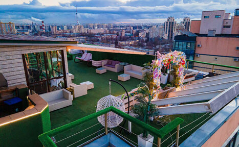 Арендовать Пространство с сауной на крыше "На высоте" 