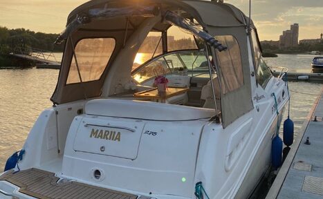 Арендовать Каютный круизный катер на 6 мест