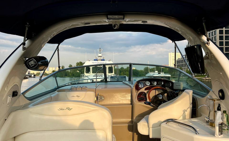 Арендовать Современный восьмиместный круизный катер