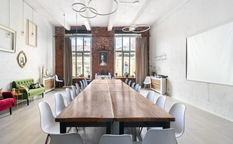 Арендовать Светлое лофт-пространство с тремя залами