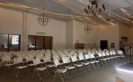 Арендовать Просторный лофт для конференций и тренингов