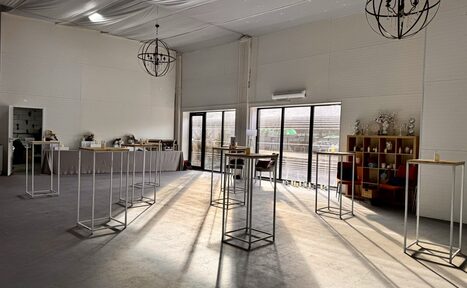 Арендовать Просторный лофт для конференций и тренингов