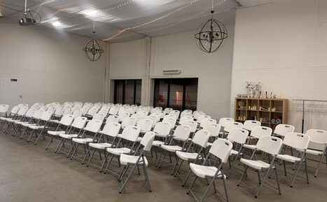 Арендовать Просторный лофт для конференций и тренингов