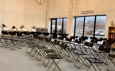 Арендовать Просторный лофт для конференций и тренингов