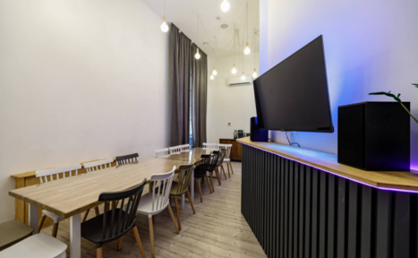 Арендовать Engage VR Светлый лофт с верандой на ВДНХ