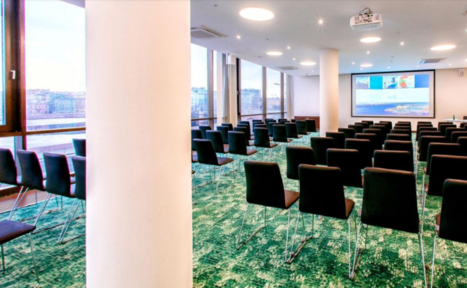 Арендовать Конференц-зал с панорамными окнами и видом на набережную