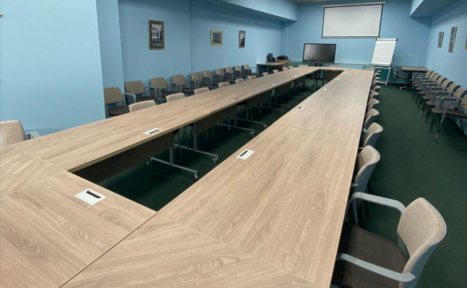 Арендовать Современный конференц-зал в гостинице