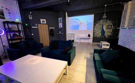 Арендовать Уютный лофт-зал с караоке