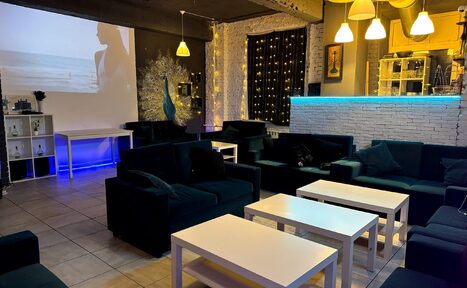 Арендовать Уютный лофт-зал с караоке