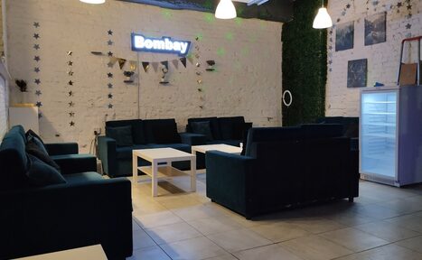 Арендовать Уютный лофт-зал с караоке