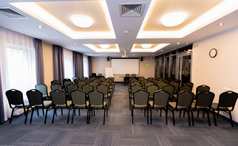 Арендовать Оборудованный конференц-зал в отеле