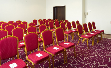 Арендовать Небольшой светлый конференц-зал