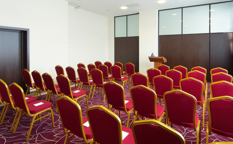 Арендовать Компактный конференц-зал