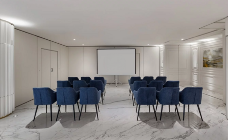 Арендовать Конференц-зал со светлым интерьером