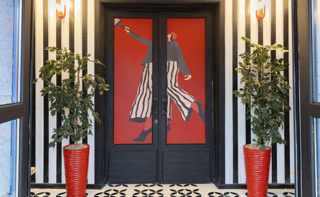 Арендовать Просторный и светлый лофт с панорамным видом в парк