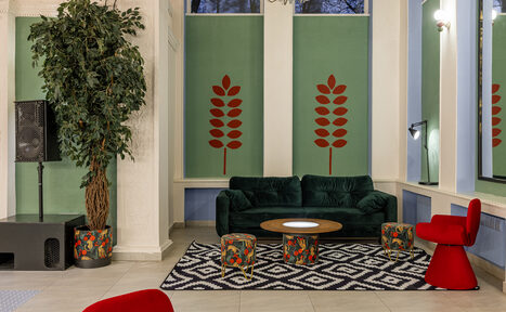 Арендовать Просторный и светлый лофт с панорамным видом в парк