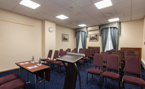 Арендовать Светлый зал для деловых мероприятий в отеле