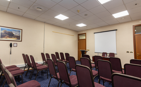 Арендовать Светлый зал для деловых мероприятий в отеле