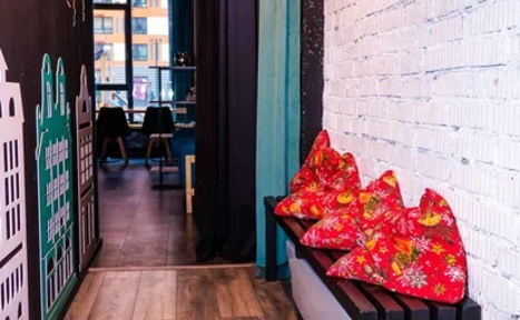 Арендовать Филиал Квест Центра. Уютный лофт с большим столом