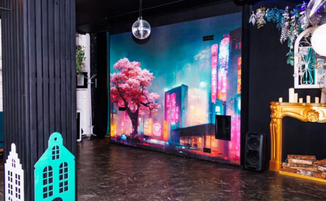 Арендовать Филиал Квест Центра. Лофт с камином и паетками