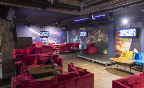 Арендовать Лофт с караоке и выходом на веранду