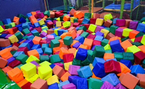 Арендовать PLANETIUM. Зал для детских дней рождения