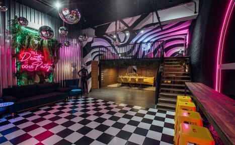 Арендовать Оушен Драйв. Двухуровневый лофт в стиле диско