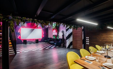 Арендовать Оушен Драйв. Двухуровневый лофт в стиле диско