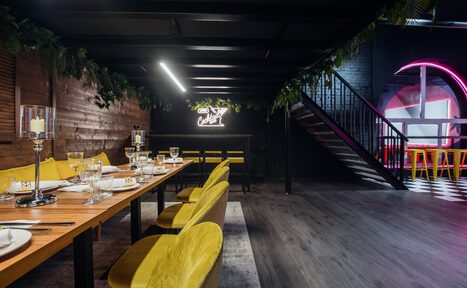 Арендовать Оушен Драйв. Двухуровневый лофт в стиле диско