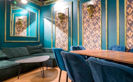 Арендовать Просторный лофт-зал с экраном